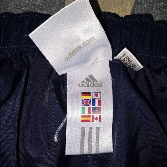 Womans Adidas capris(CAP11)  - Picture 5 of 10